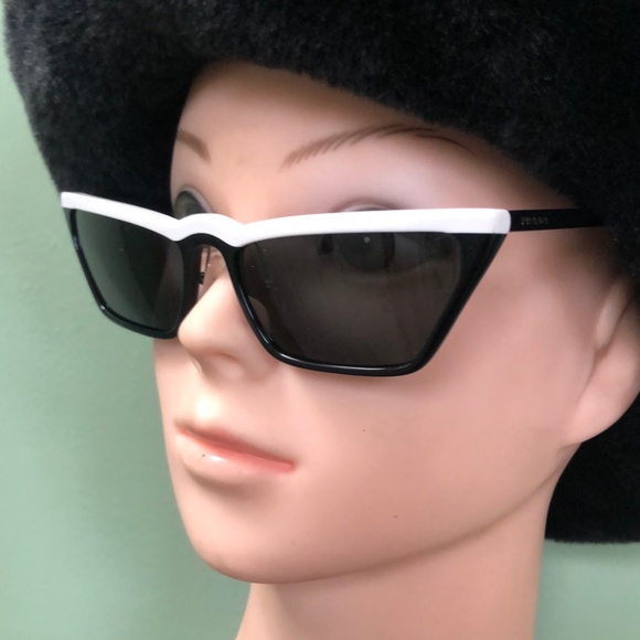 Prada SPR19U Sunglasses - Picture 4 of 10